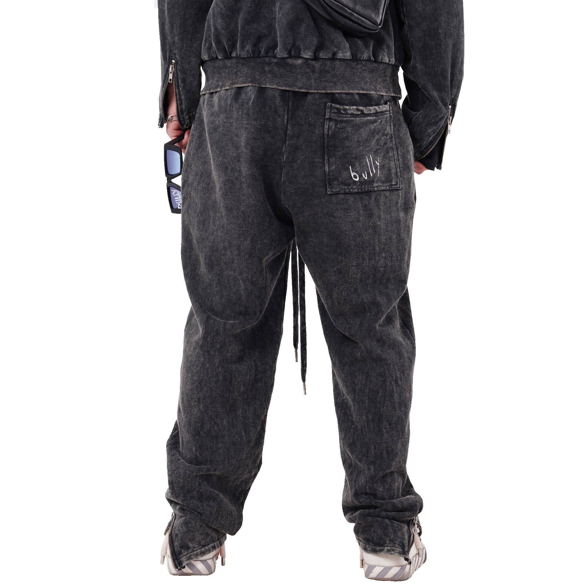 Model wearing bully pants